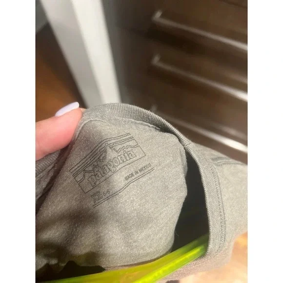 Patagonia boys long sleeve big logo size XS 4-5 - Picture 5 of 5